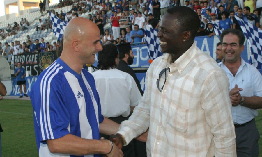 Mike Obiku visits Anorthosis museum during Cyprus return